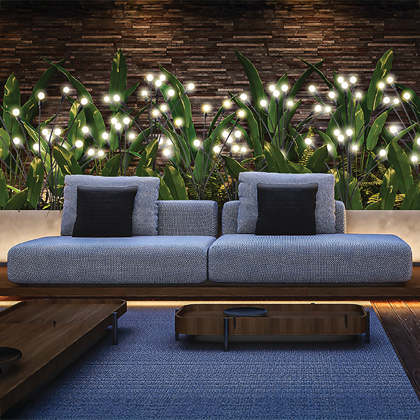 Hochwertige, elegante Solarbeleuchtung, die sich sanft im Wind bewegt. Die flexiblen LED-Stäbe lassen sich individuell in Form bringen. 