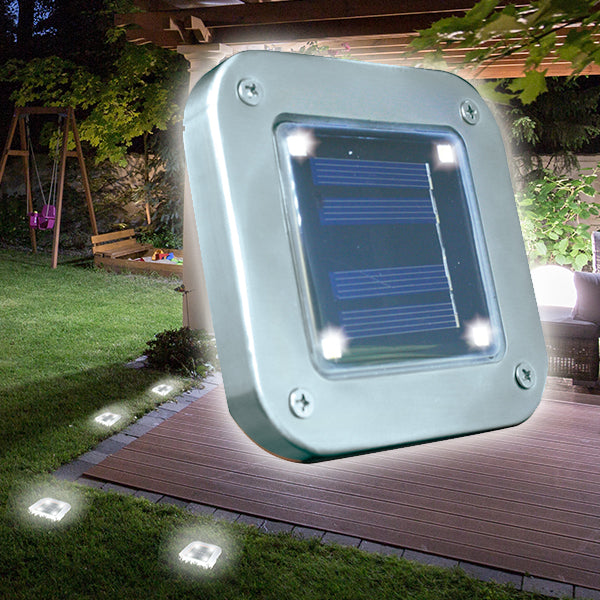 Autonome LED Leuchten die von der Sonnenenergie betrieben werden. 