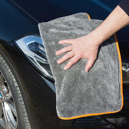 Dieses schnell trocknende Mikrofasertuch ist die ideale Lösung für alle, die ihr Auto oder andere glatte Oberflächen effizient trocknen möchten. 